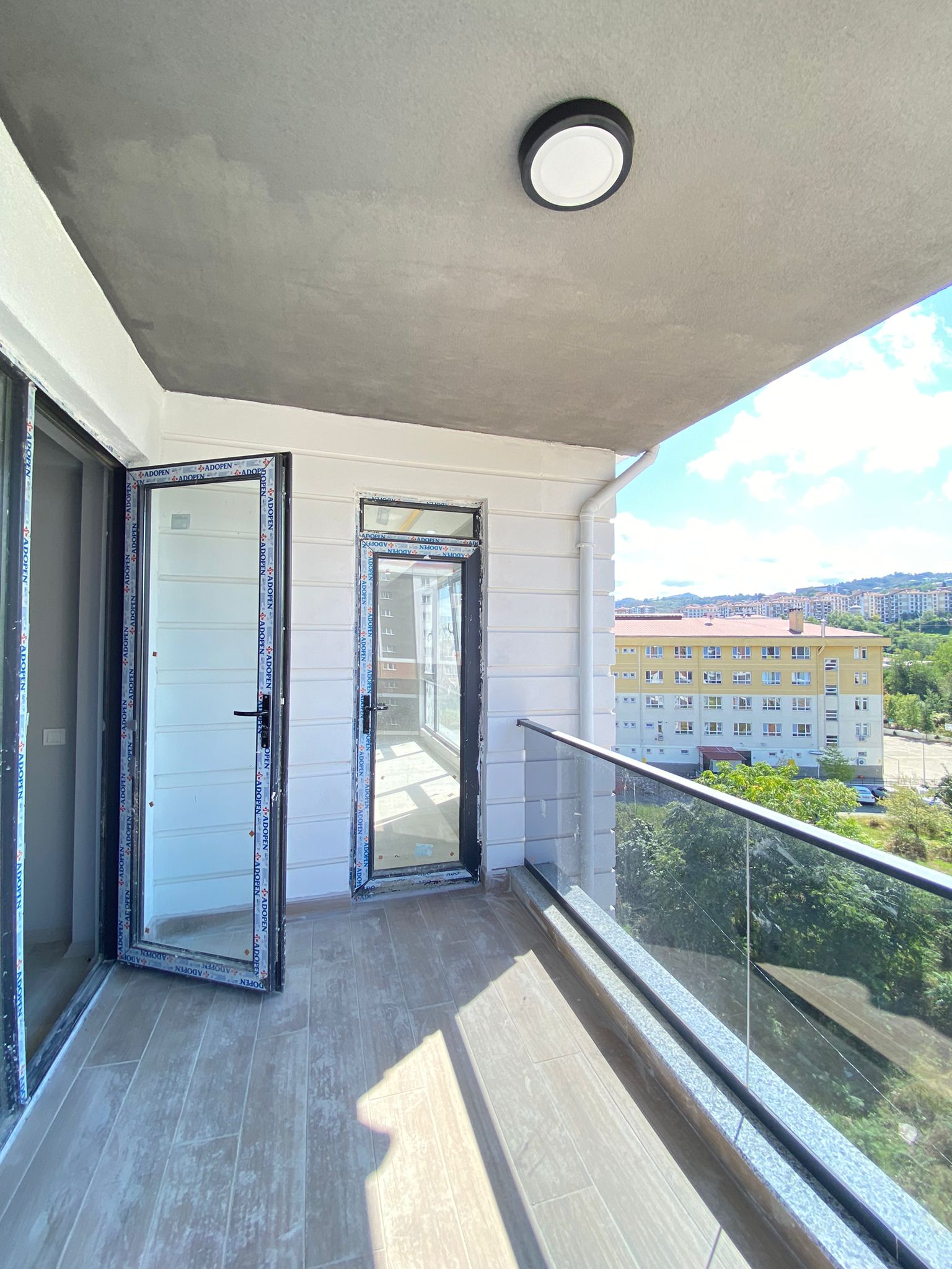 MABEL GAYRMENKUL-MUTFAK KOMBİ DAHİL SIFIR DENİZ MANZARALI DAİRE